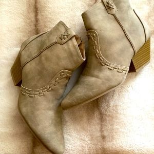 Super comfy ankle boots